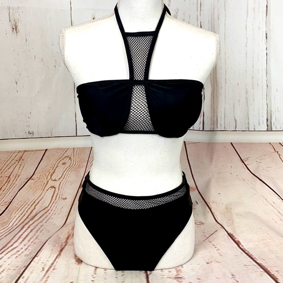 Bikini - Picture 1 of 2